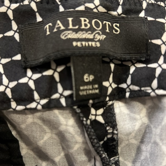Talbots Black and White Patterned Women Shorts - Picture 8 of 8